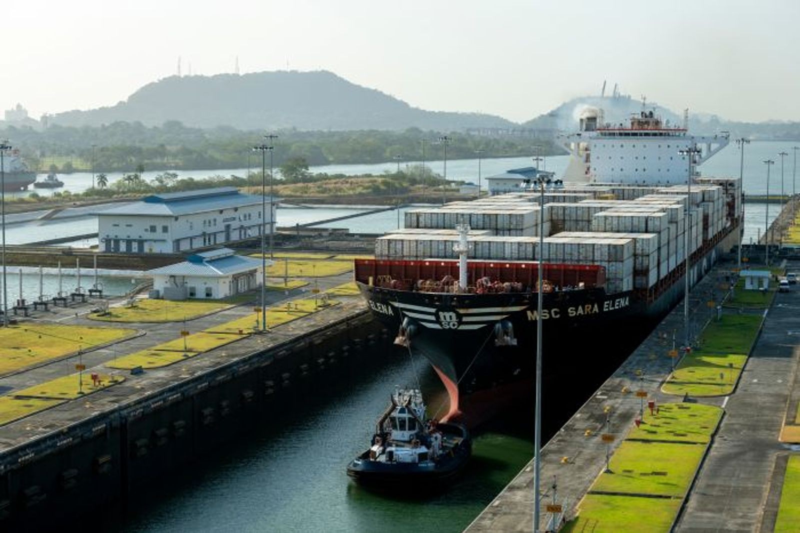 Ocean carriers levy fees tied to Panama Canal draft limits